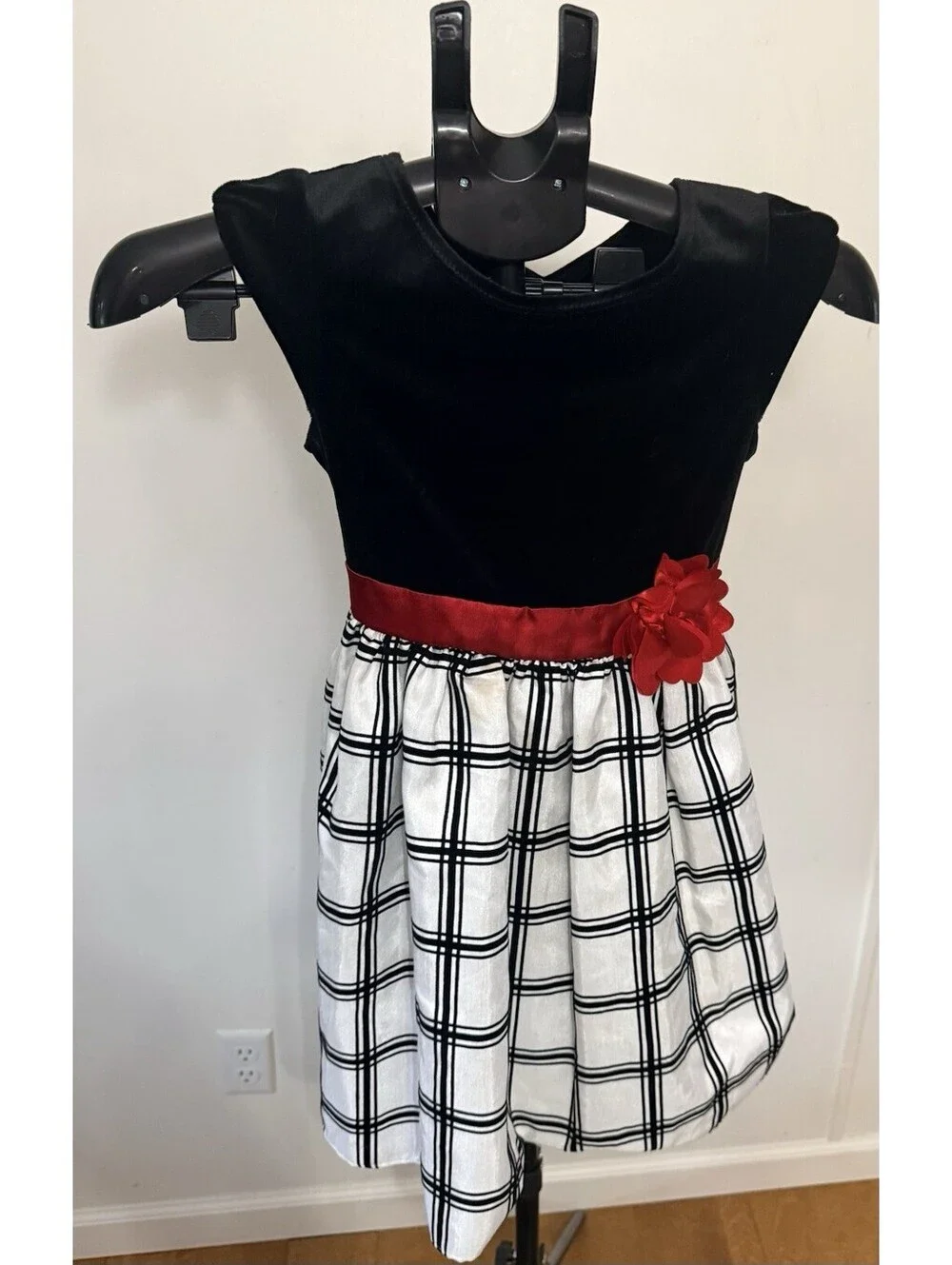 GEORGE Girls Short Sleeve Black Velvet White Plaid Holiday Dress Red Flower Sz 8